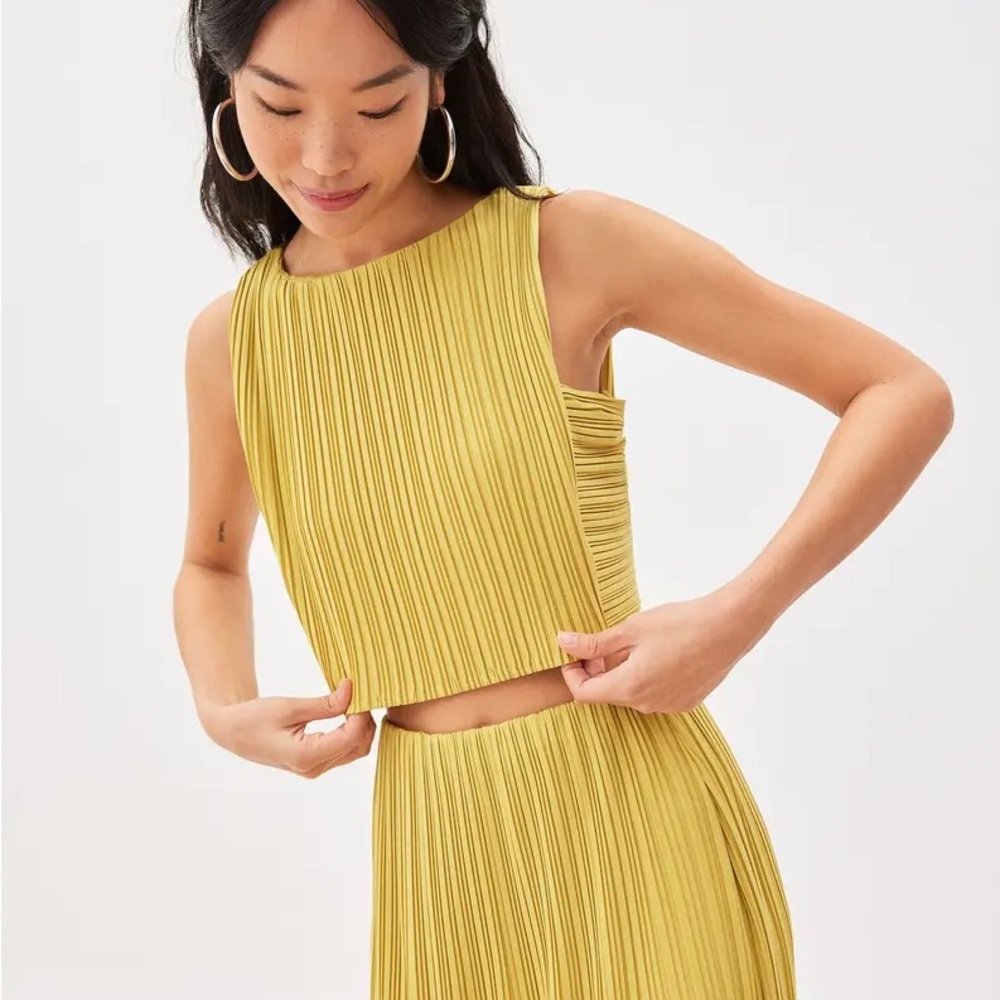 Love Bonito - Dez Pleated Boat Neck Crop Top